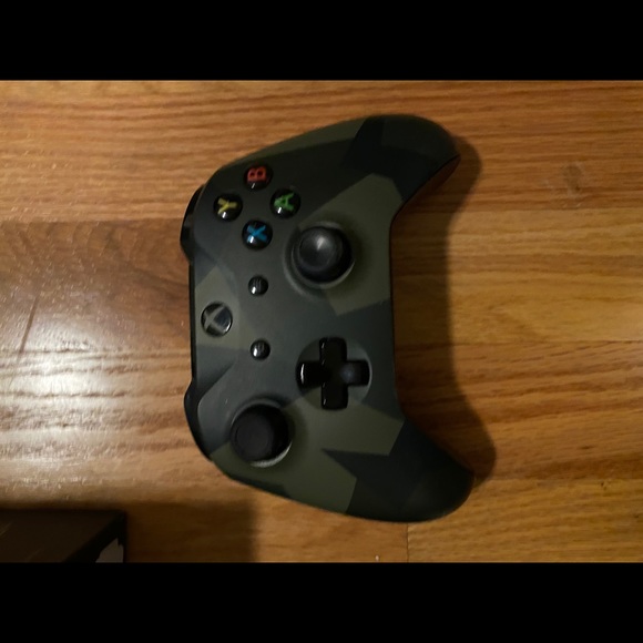 Xbox One Bundle (Discount!) - Picture 4 of 7